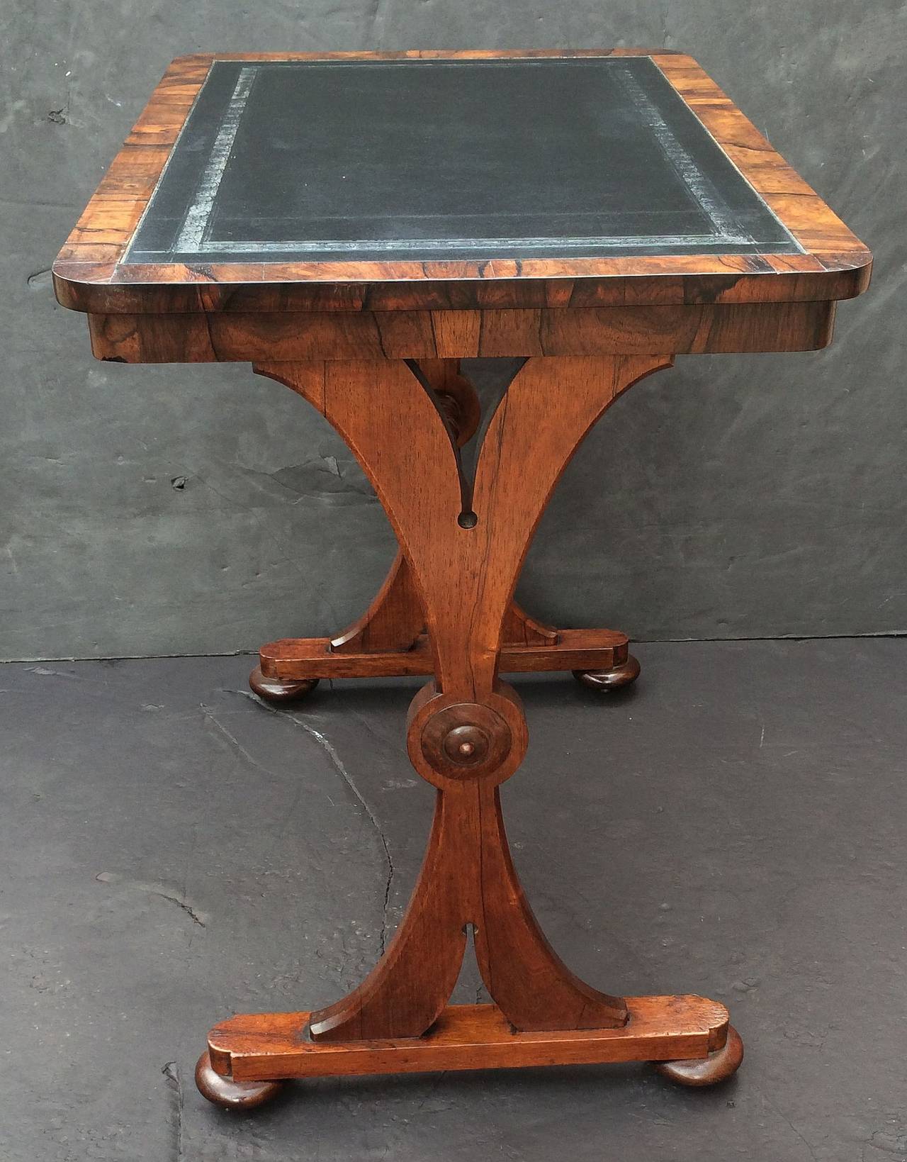 English Writing Table of Rosewood In Excellent Condition In Austin, TX