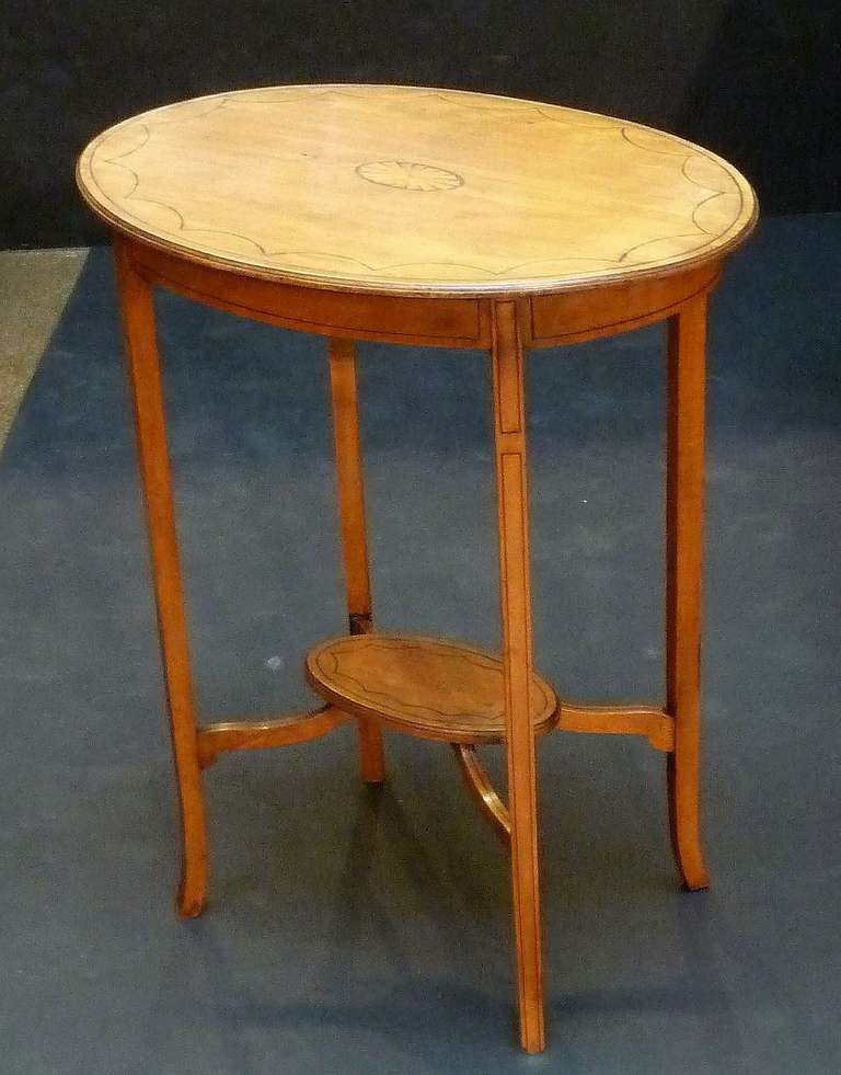 20th Century Oval Table of Satinwood