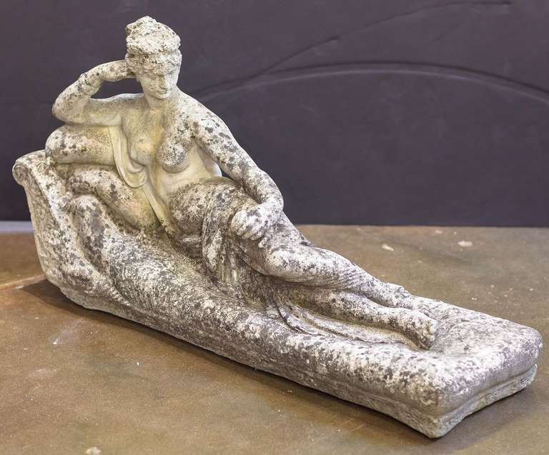 English Garden Stone Reclining Lady or Odalisque In Excellent Condition In Austin, TX