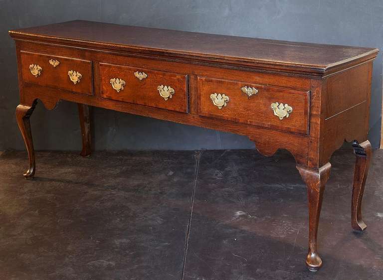 Welsh Dresser Console Server on Cabriole Legs In Excellent Condition In Austin, TX