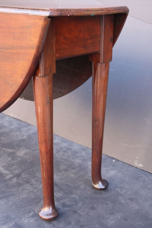 18th Century and Earlier George II Drop-Leaf Pad-Foot Table of Mahogany