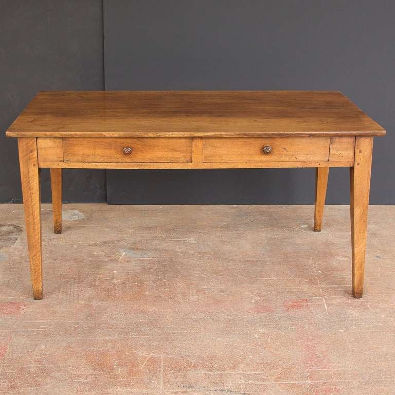 French Farm Table of Walnut In Excellent Condition In Austin, TX