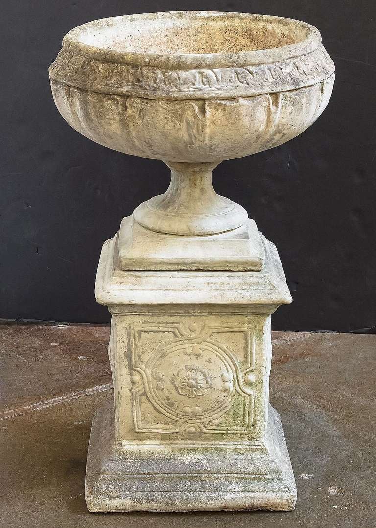 Large English Garden Stone Urn on Plinth In Excellent Condition In Austin, TX