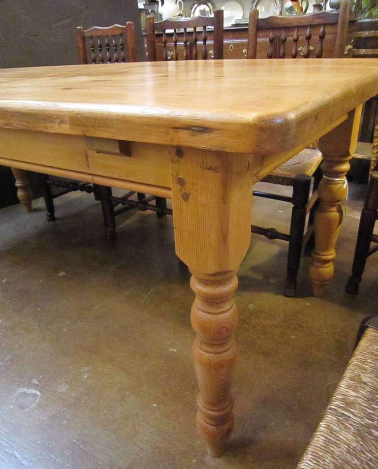 English Farm Table of Pine 2