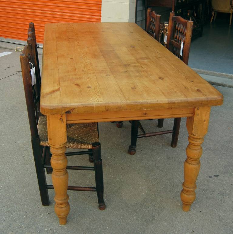 English Farm Table of Pine 1