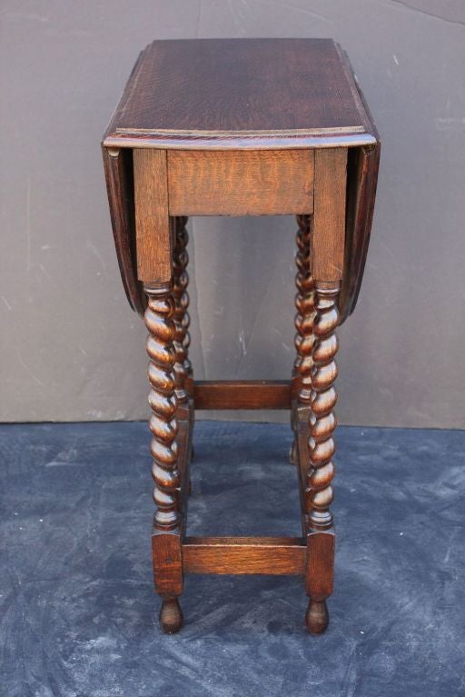 English Drop-Leaf Gateleg Table of Oak 3