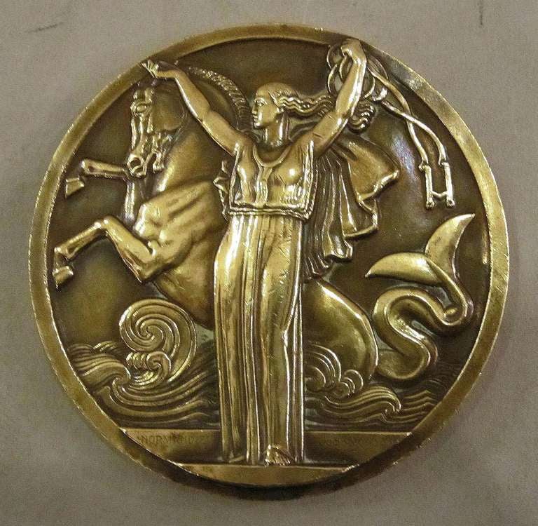 Français Médaillon de voyage inaugural en bronze Art Déco 