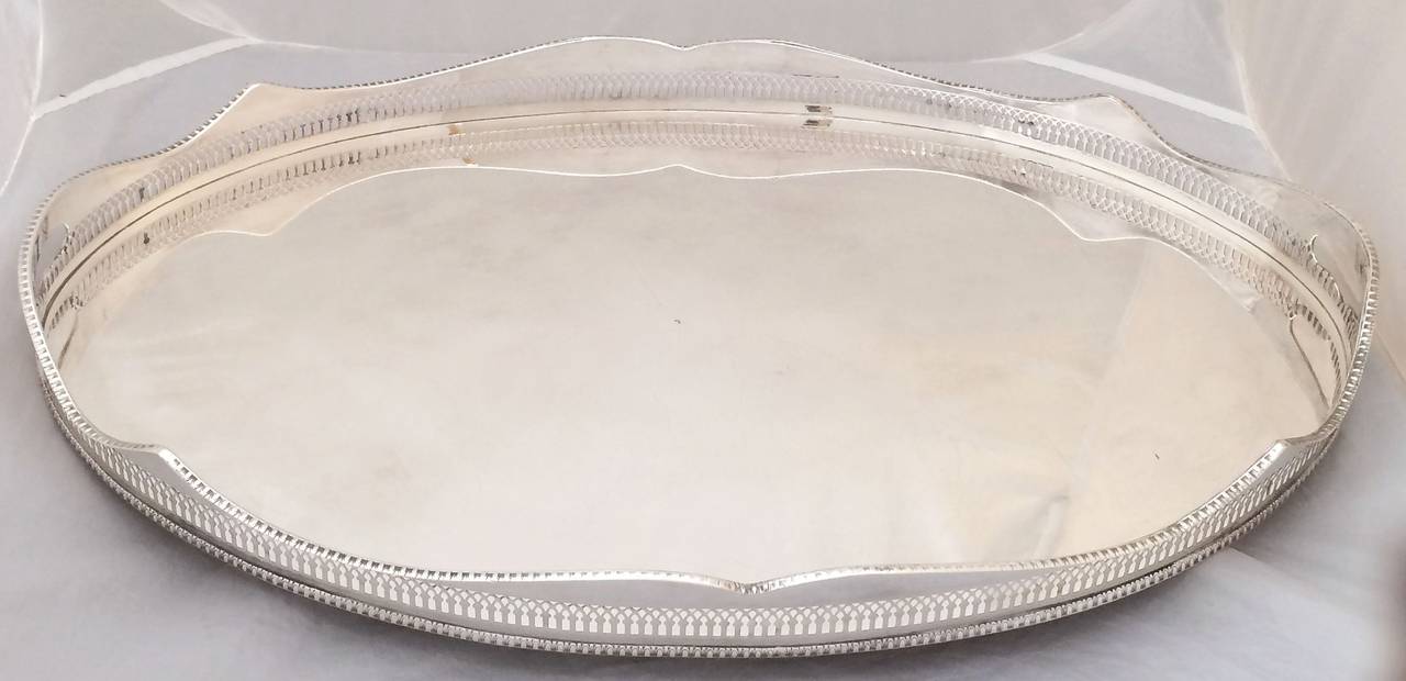 English Gallery Serving Tray In Excellent Condition In Austin, TX