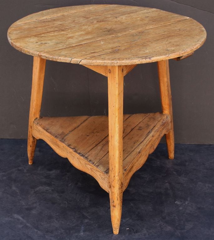 English Cricket Table of Pine