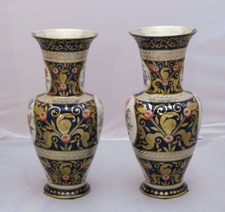 Pair of English Flower Vases In Excellent Condition In Austin, TX