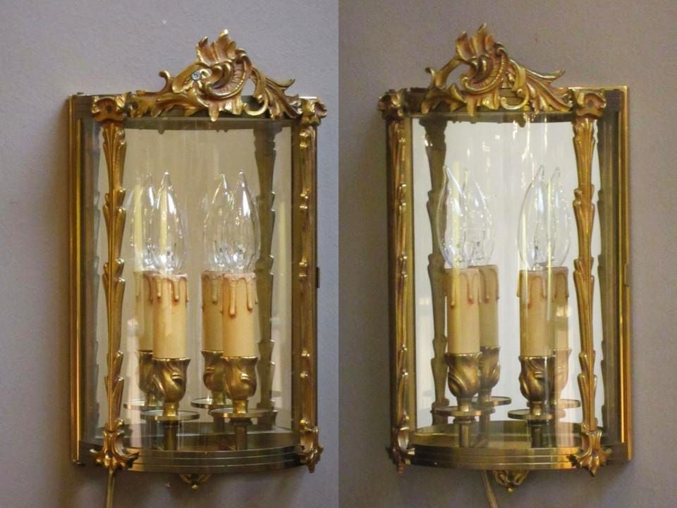 Pair of Gilt Bronze Wall Lights In Excellent Condition In Austin, TX
