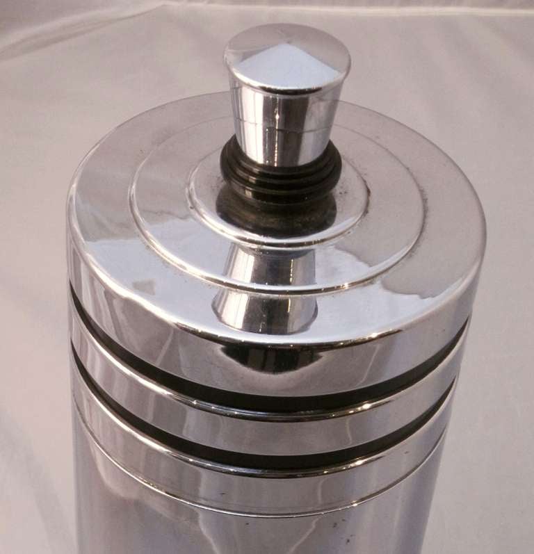 Vintage Art Deco Cocktail Shaker by Chase In Excellent Condition In Austin, TX