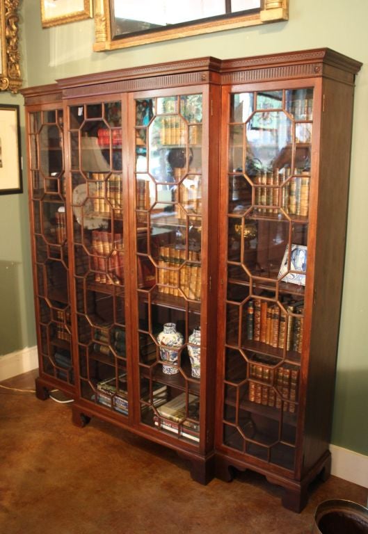 Scottish Chippendale Breakfront Bookcase of Mahogany from Scotland