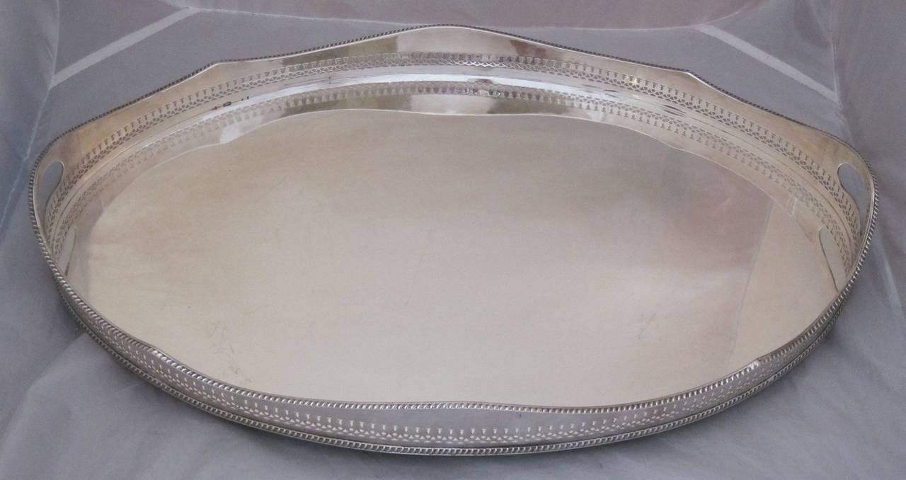 English Gallery Serving Tray In Excellent Condition In Austin, TX