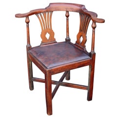 English Corner Chair of Elm from the Georgian Era