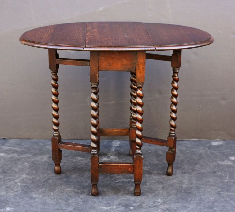 English Drop-Leaf Gate-leg Table 1