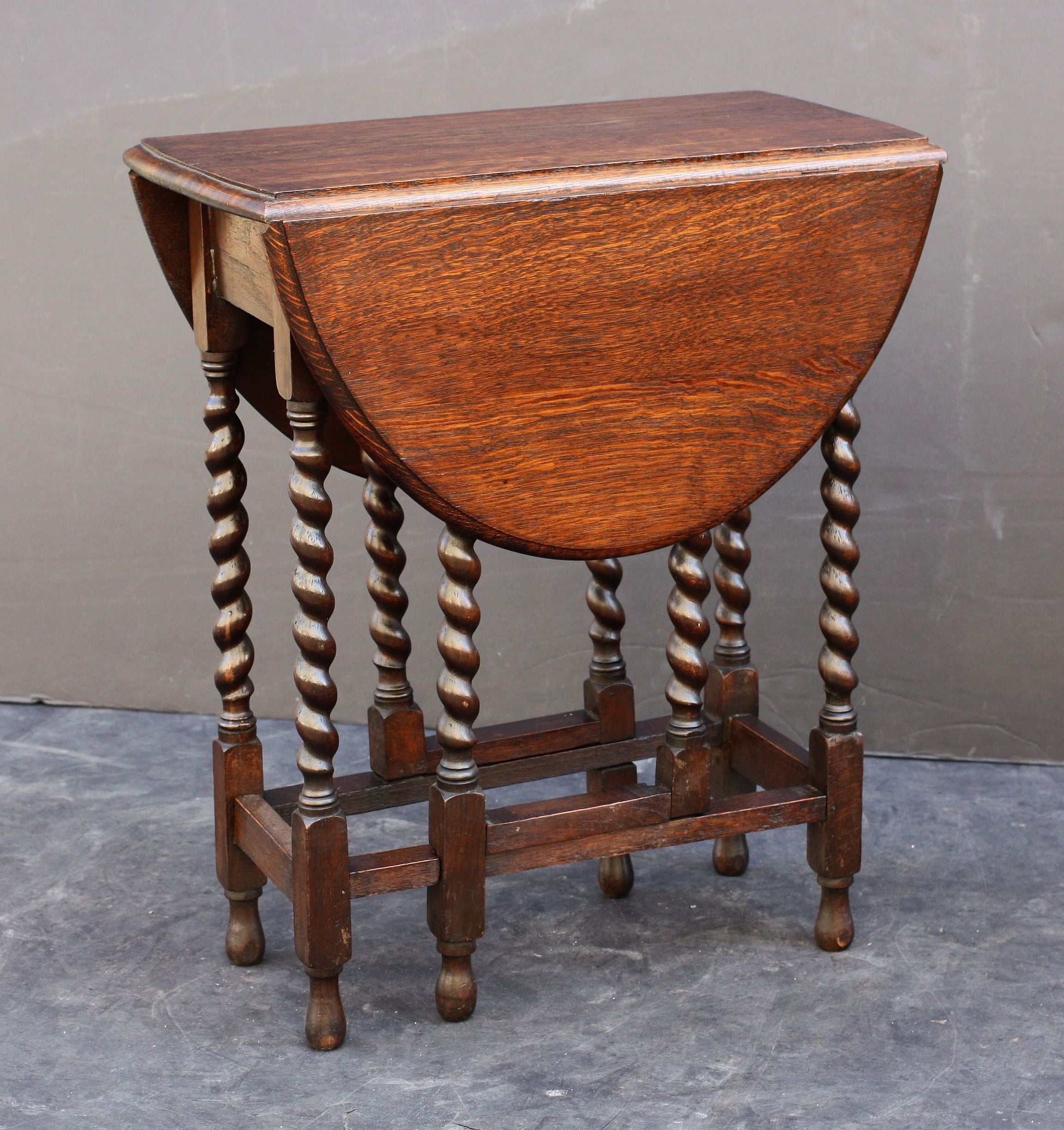 English Drop-Leaf Gate-leg Table