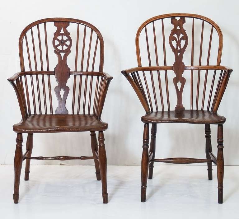 19th Century English Windsor Chair with Wheel Back