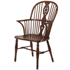 Antique English Windsor Chair with Wheel Back
