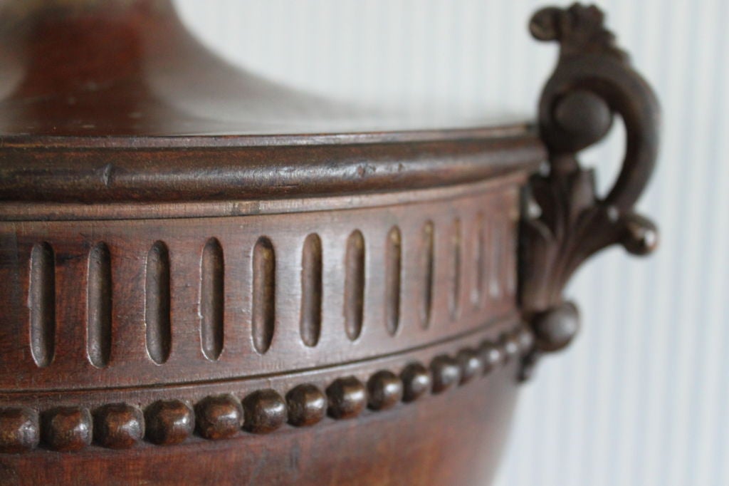 18th Century and Earlier Urn Neoclassical Mahogany 18th Century France
