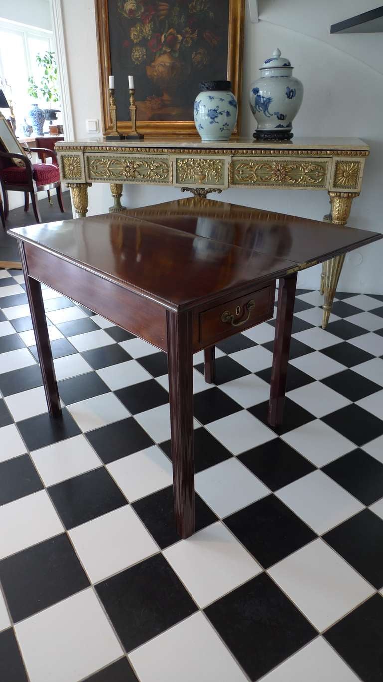 Table Game English 18th Century Mahogany England In Good Condition For Sale In New York, NY