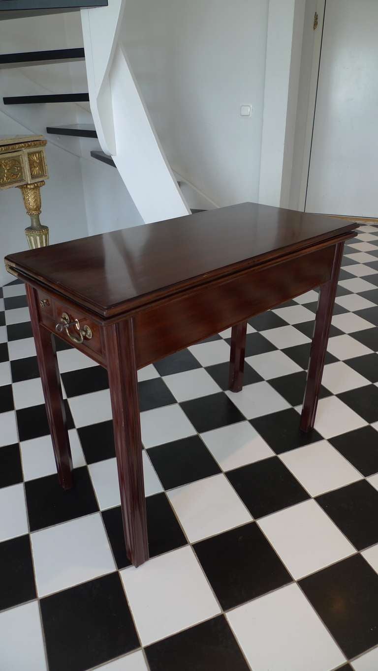 George III Table de jeu de table anglaise en acajou du 18ème siècle, Angleterre en vente