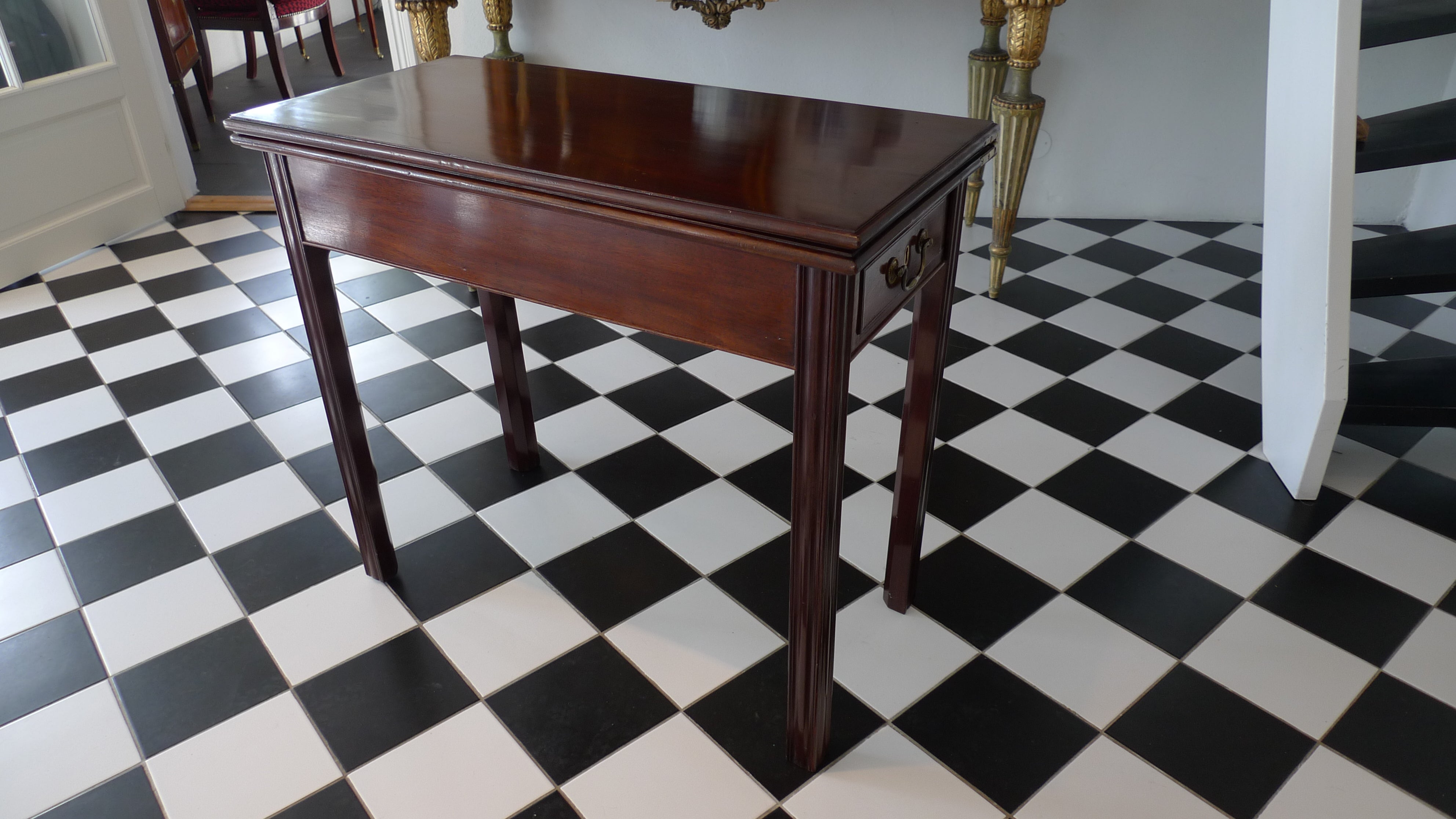 Table de jeu de table anglaise en acajou du 18ème siècle, Angleterre