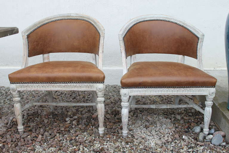 18th Century and Earlier Pair of Neoclassical Barrel Back Chairs