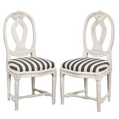 A Pair of Swedish Side chairs "Swedish Model" 3