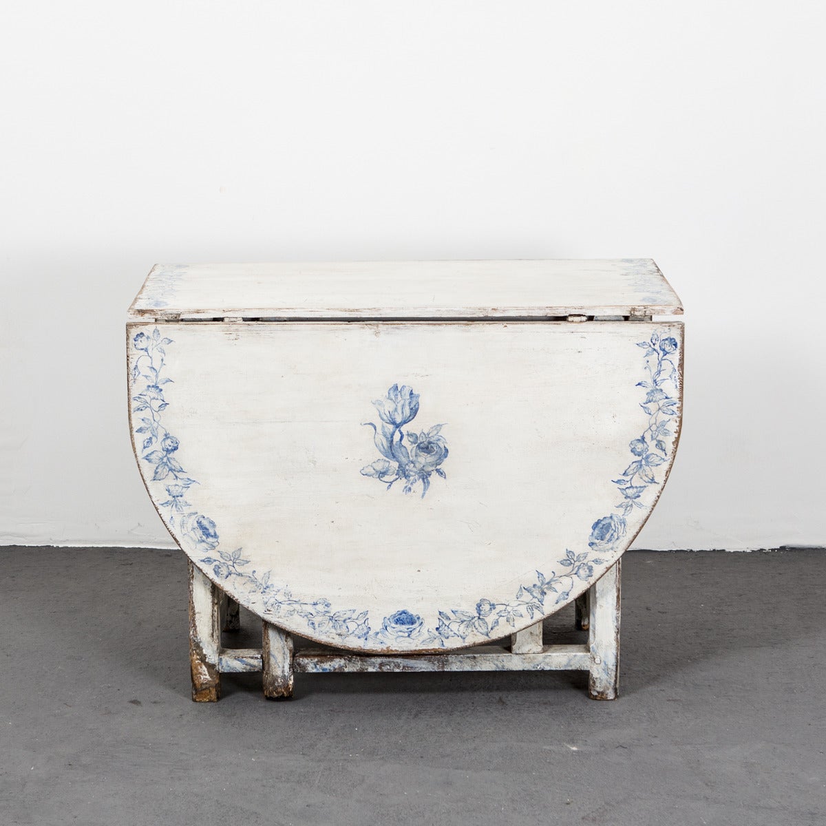 Early 18th Century Table Drop-Leaf Swedish 18th Century White and Blue Flowers Decor, Sweden