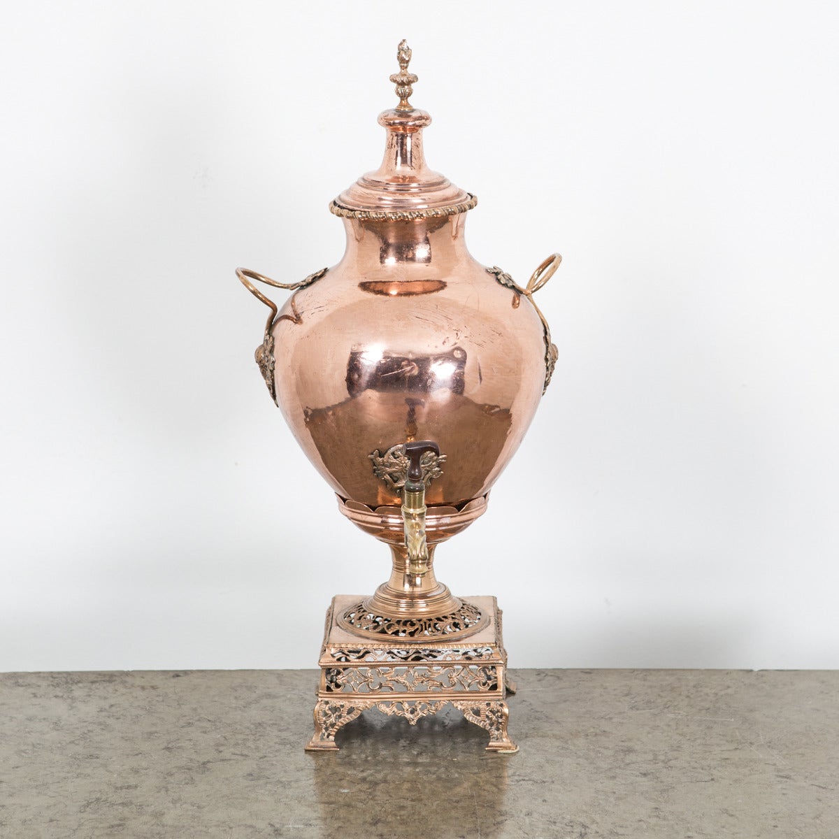 Hot Water Container in Copper For Sale at 1stDibs