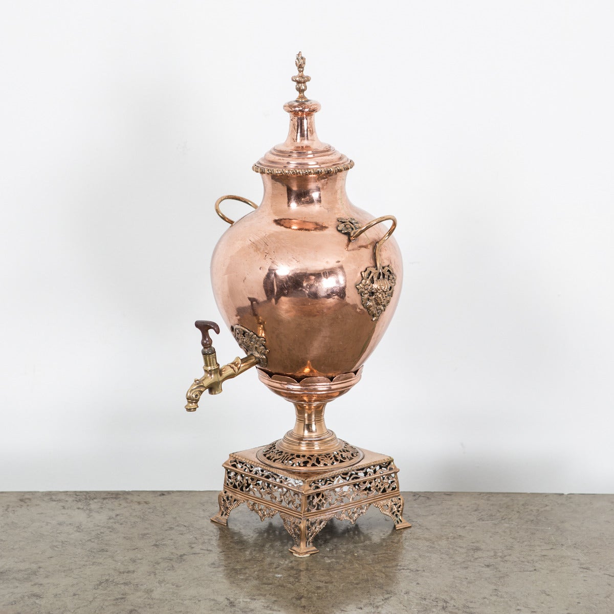 Rococo Hot Water Container in Copper