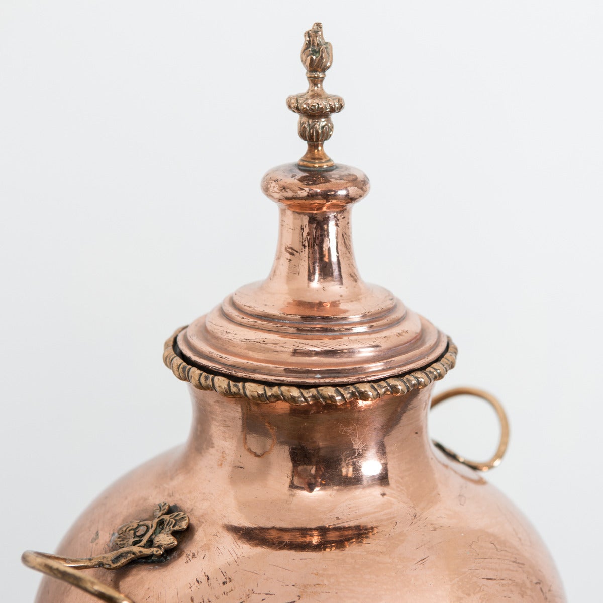 Hot Water Container in Copper In Good Condition In New York, NY