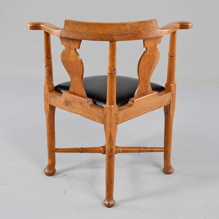 Swedish Powder Chair 18th Century Sweden In Good Condition In New York, NY