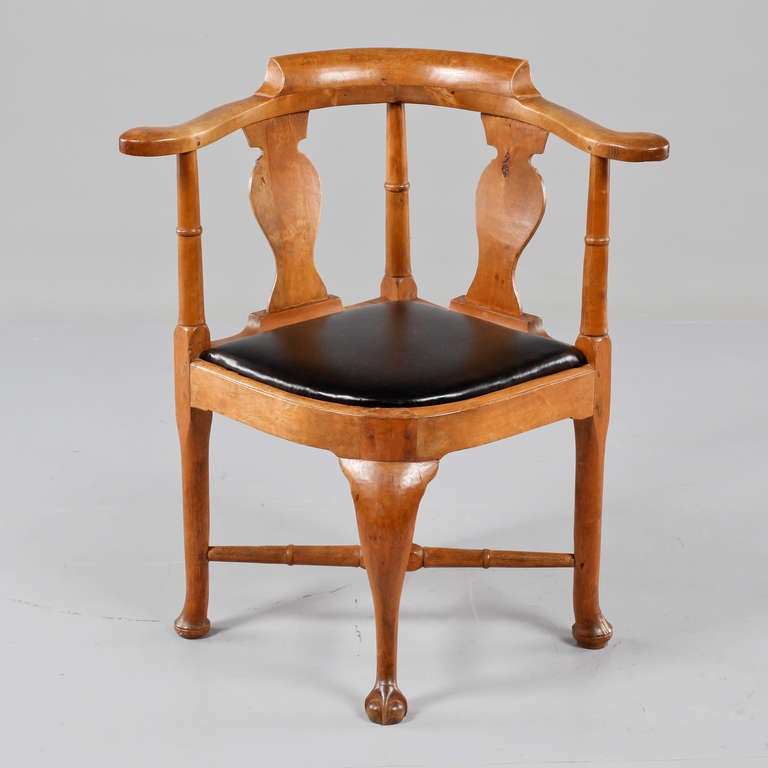A Swedish (western Sweden) chair made during the Rococo Period 1750-1775. Made for the higher societies ladies and gentlemen when they got dressed and had their wigs powdered - Hence then name: Powder Chair. Frame made in birch. Double back splat