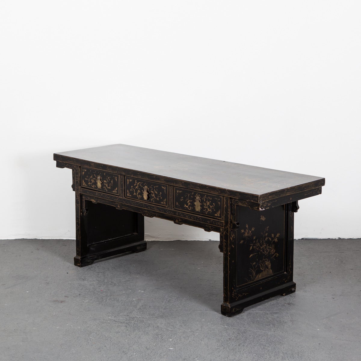 Chinese Chippendale Console Table Chinese Black Lacquer with Chinoiserie Gilded 19th Century China For Sale