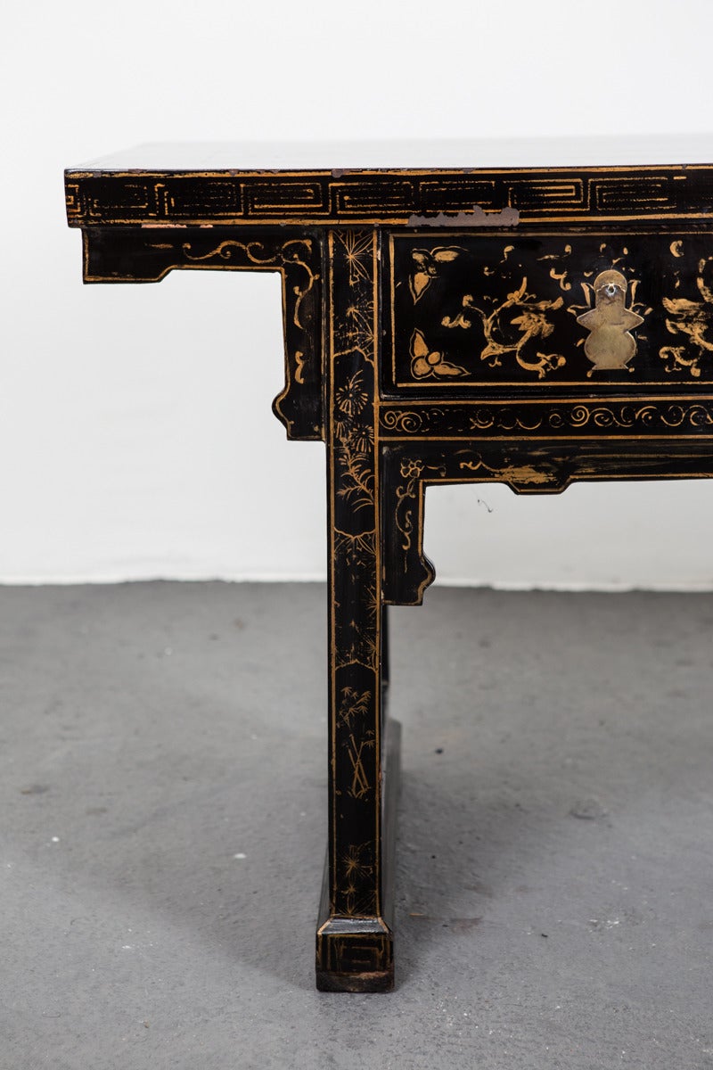 Console Table Chinese Black Lacquer with Chinoiserie Gilded 19th Century China For Sale 2