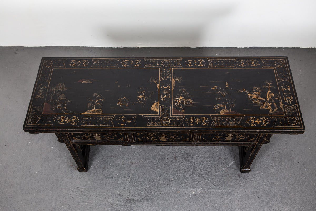Console Table Chinese Black Lacquer with Chinoiserie Gilded 19th Century China For Sale 1