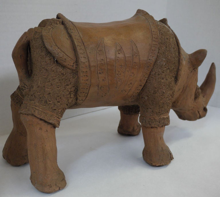 Large Studio Pottery Rhino In Excellent Condition In Kilmarnock, VA