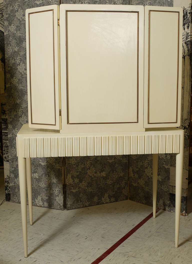 Wood Italian Ivory Lacquered Vanity For Sale