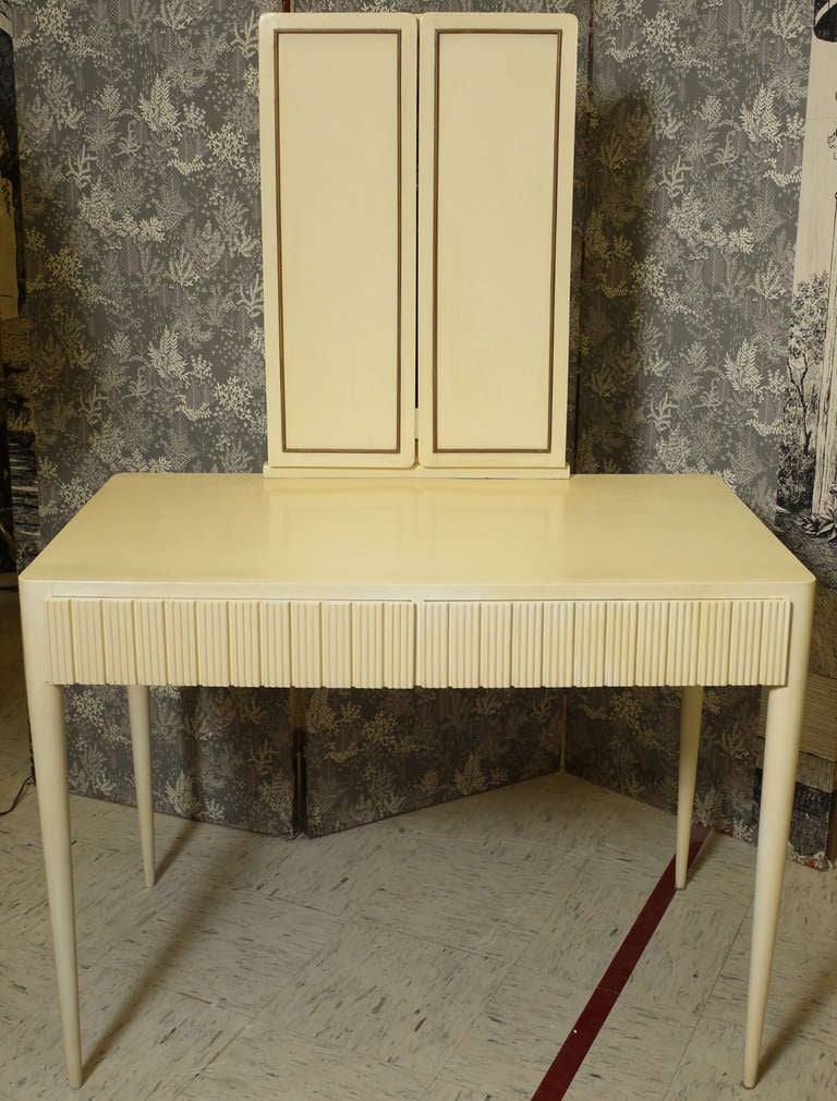 Italian Ivory Lacquered Vanity For Sale 1