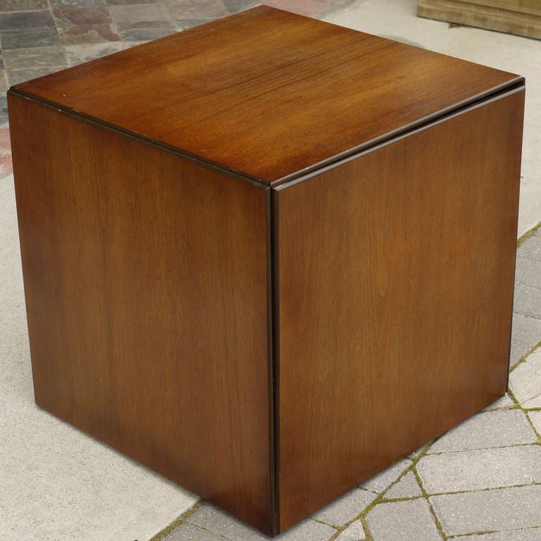 Prototype for Ottawa Storage Cube by Paul Mayen  In Good Condition For Sale In Kilmarnock, VA