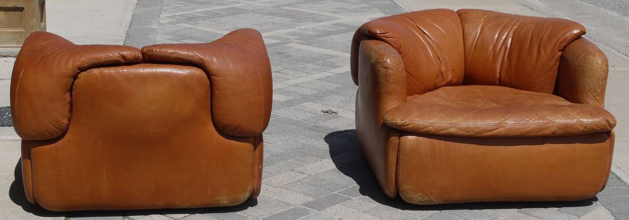 Rare Pair of Leather Chairs by Alberto Rosselli for Saporiti In Good Condition In Kilmarnock, VA