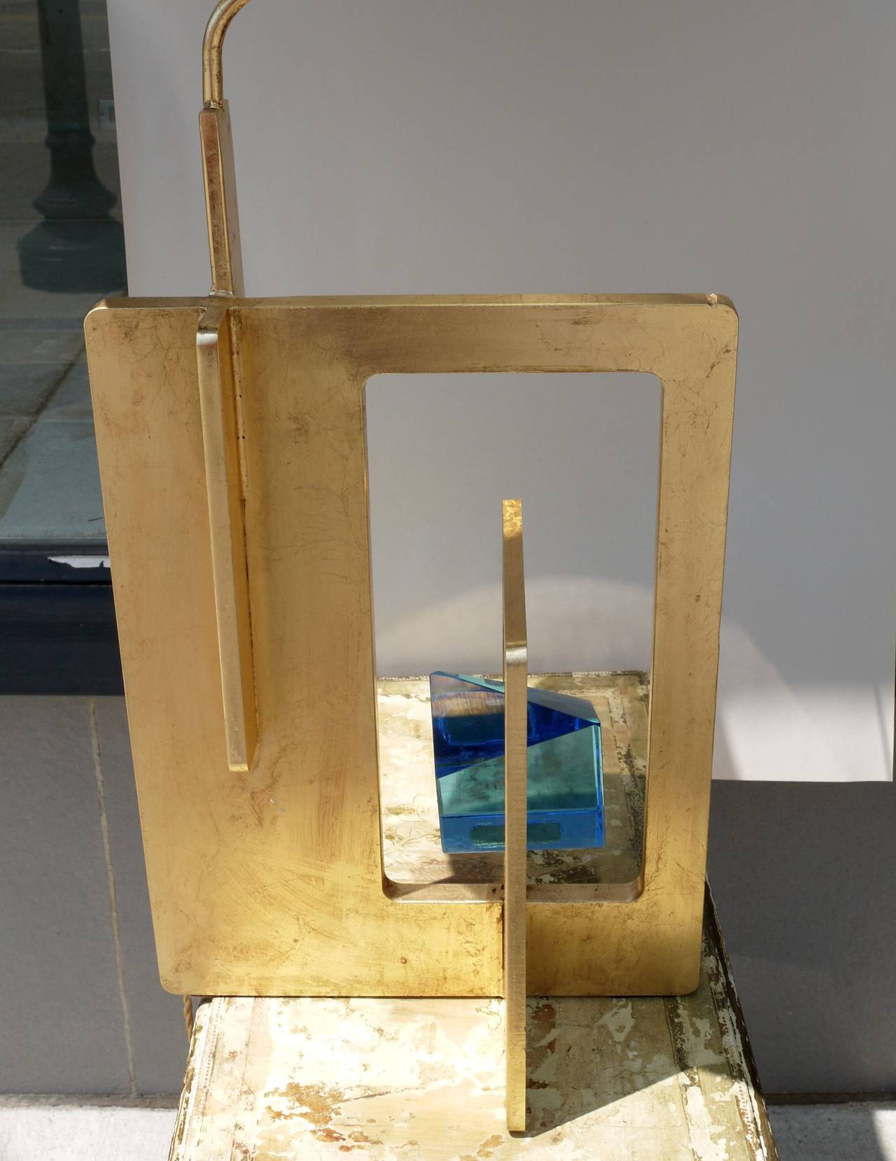 Paar italienische Lampen aus vergoldetem Eisen und facettiertem Glas im Zustand „Hervorragend“ im Angebot in Kilmarnock, VA
