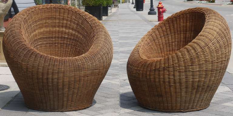 Sculptural wicker chair with a great pod like form attributed to the japanese designer Isamu Kenmochi circa 1960.