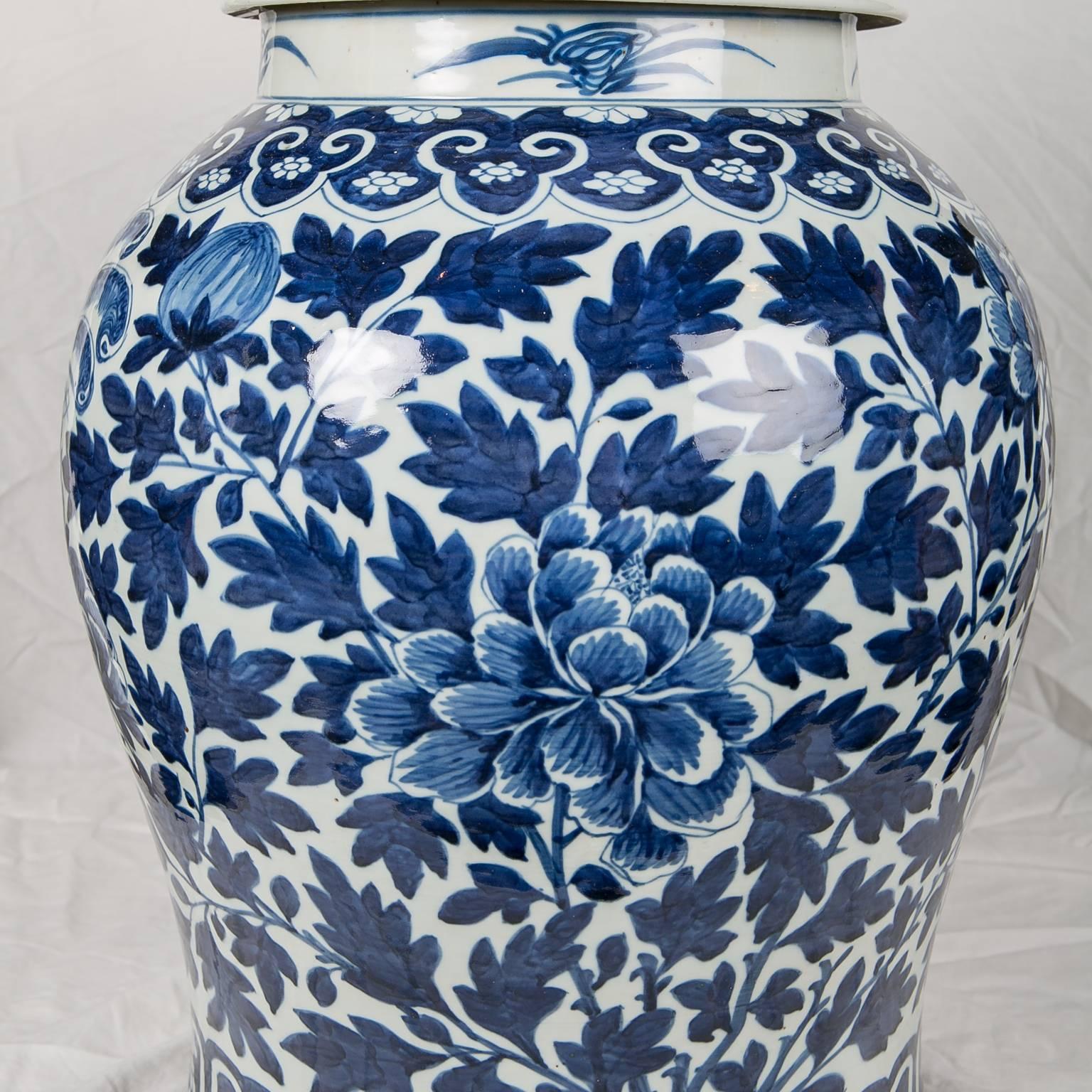 chinese ginger jars blue and white