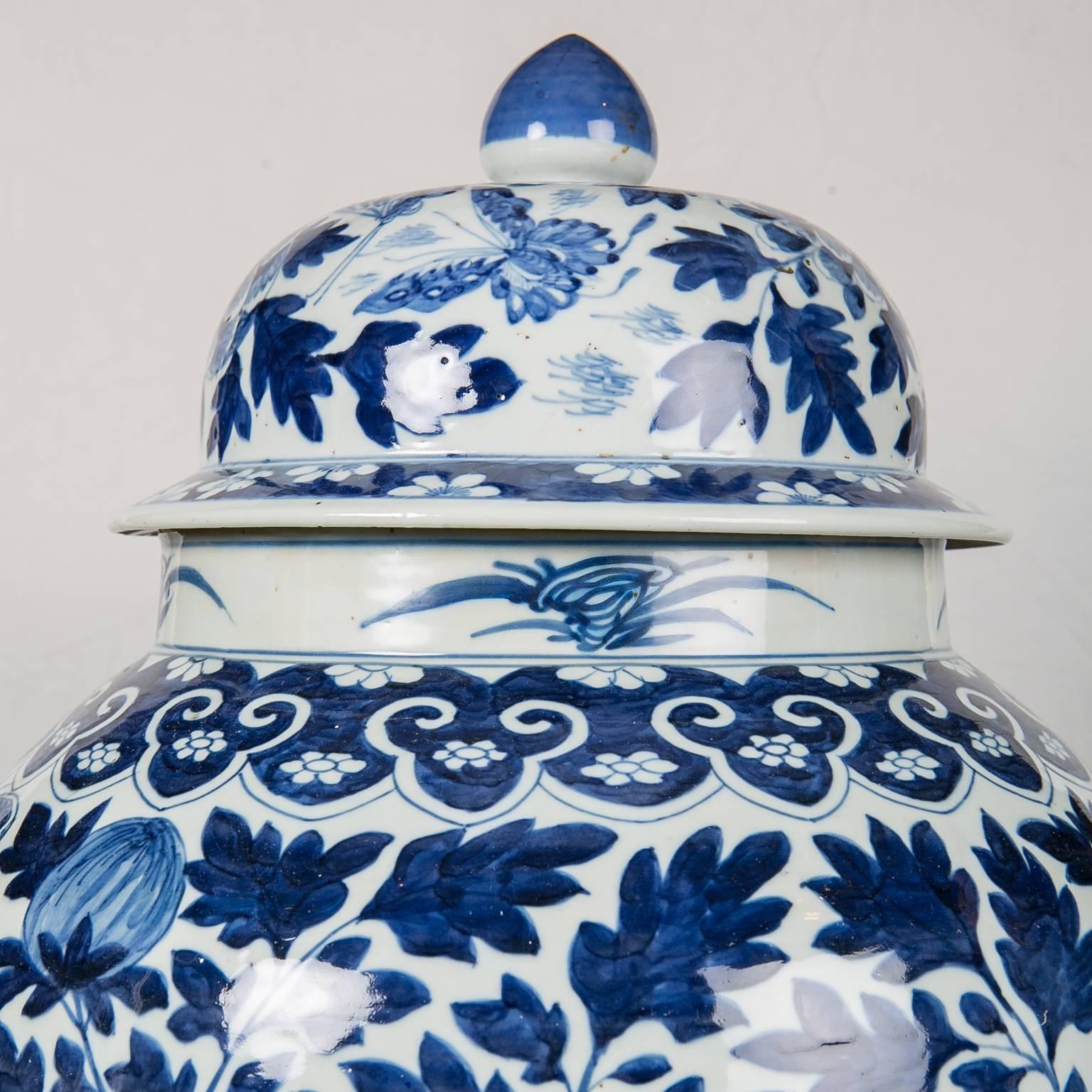 Hand-Painted Blue and White Chinese Porcelain Ginger Jars