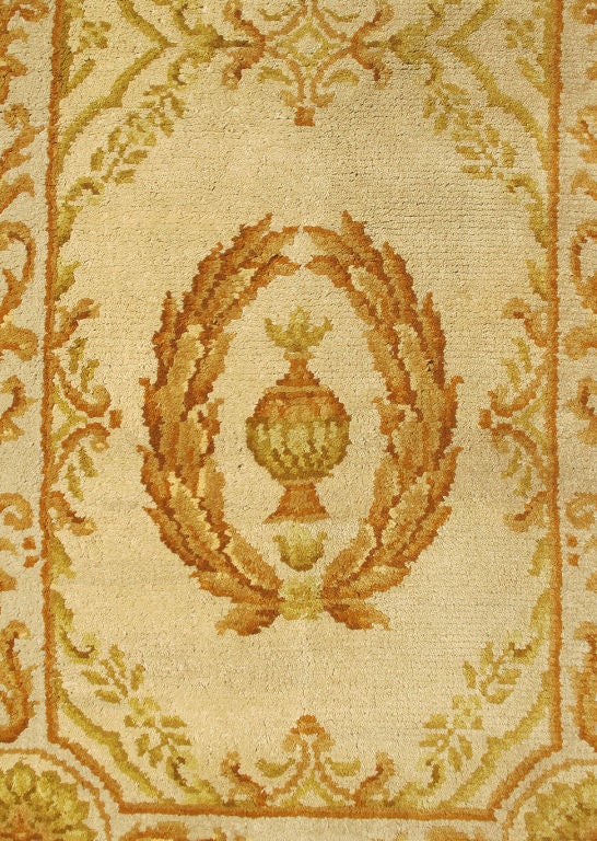 Vintage Spanish Runner