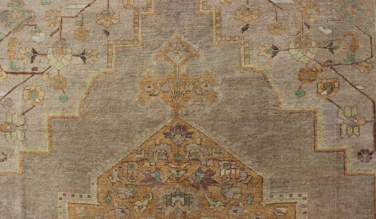 Oushak Rug with gold, brown and gray In Excellent Condition In Atlanta, GA
