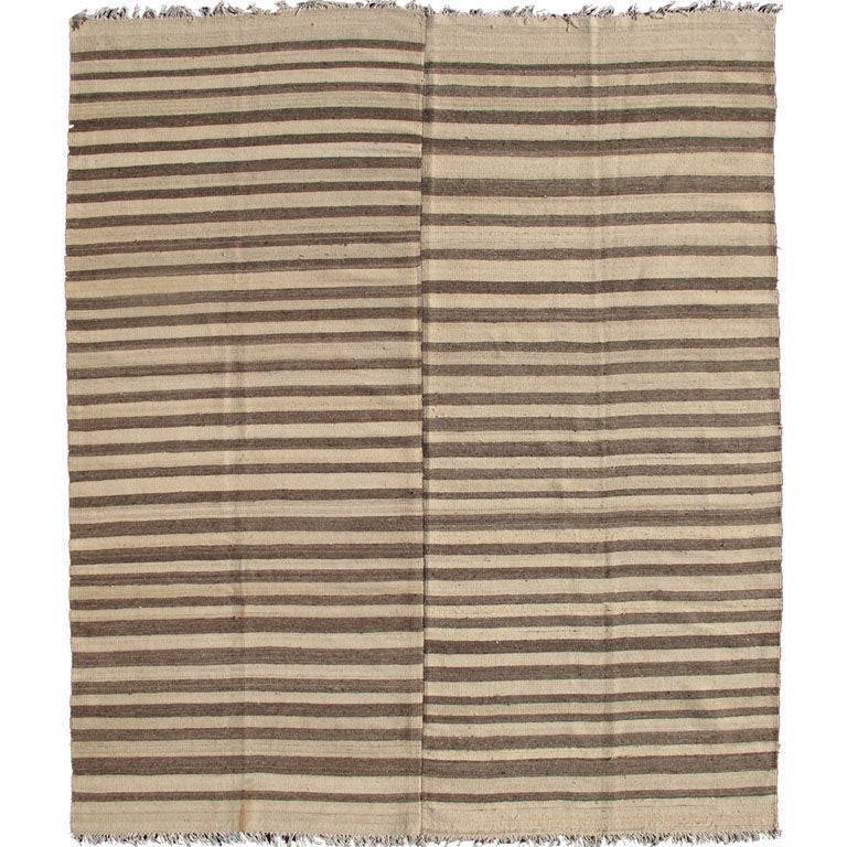 Vintage Turkish  KiIim   8'10 x 10'5